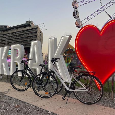 Jacuzzi & Bike Apartment, Cracovia Exterior foto