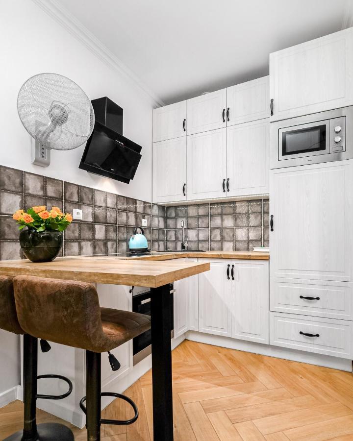 Jacuzzi & Bike Apartment, Cracovia Exterior foto