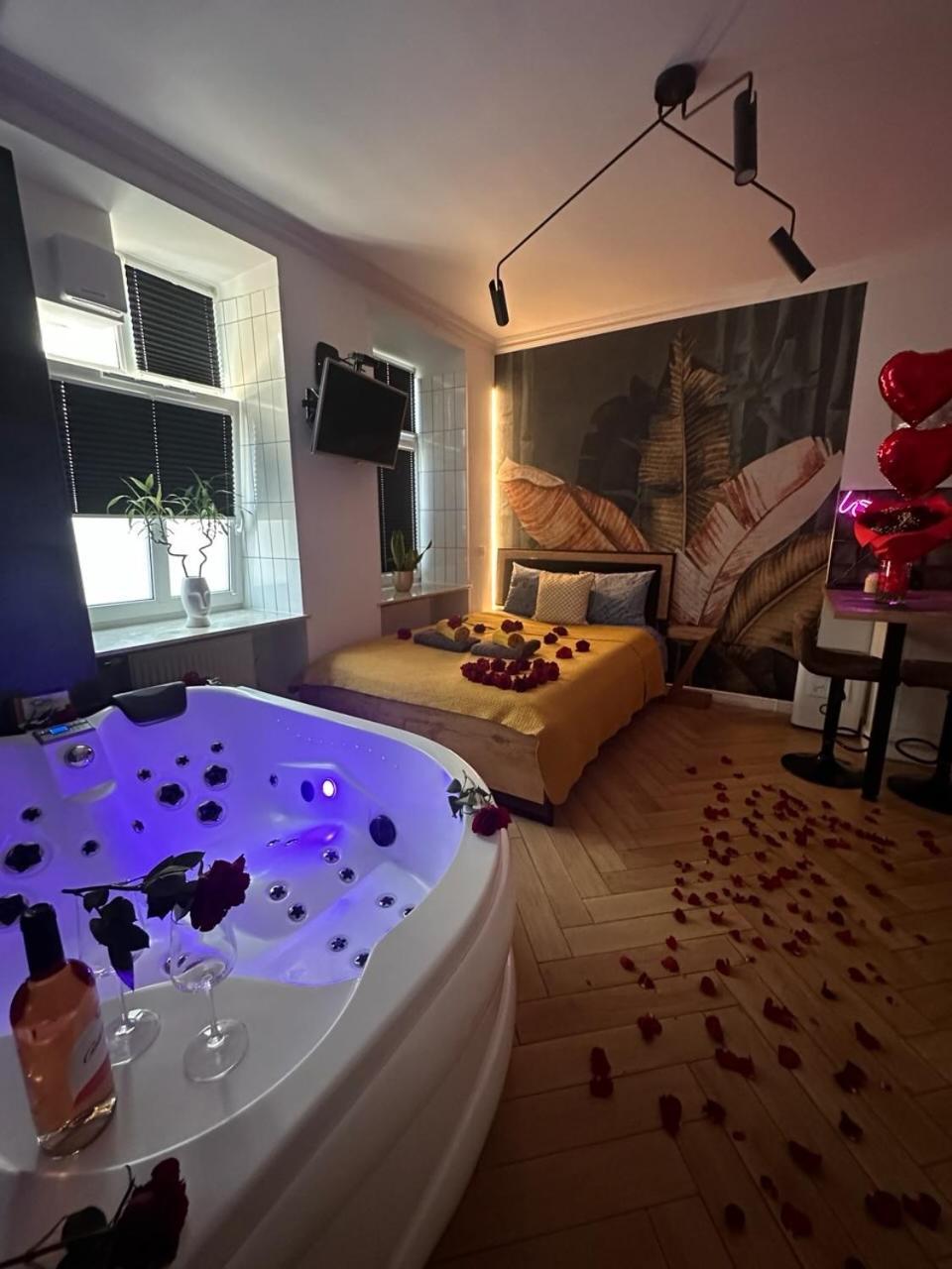 Jacuzzi & Bike Apartment, Cracovia Exterior foto